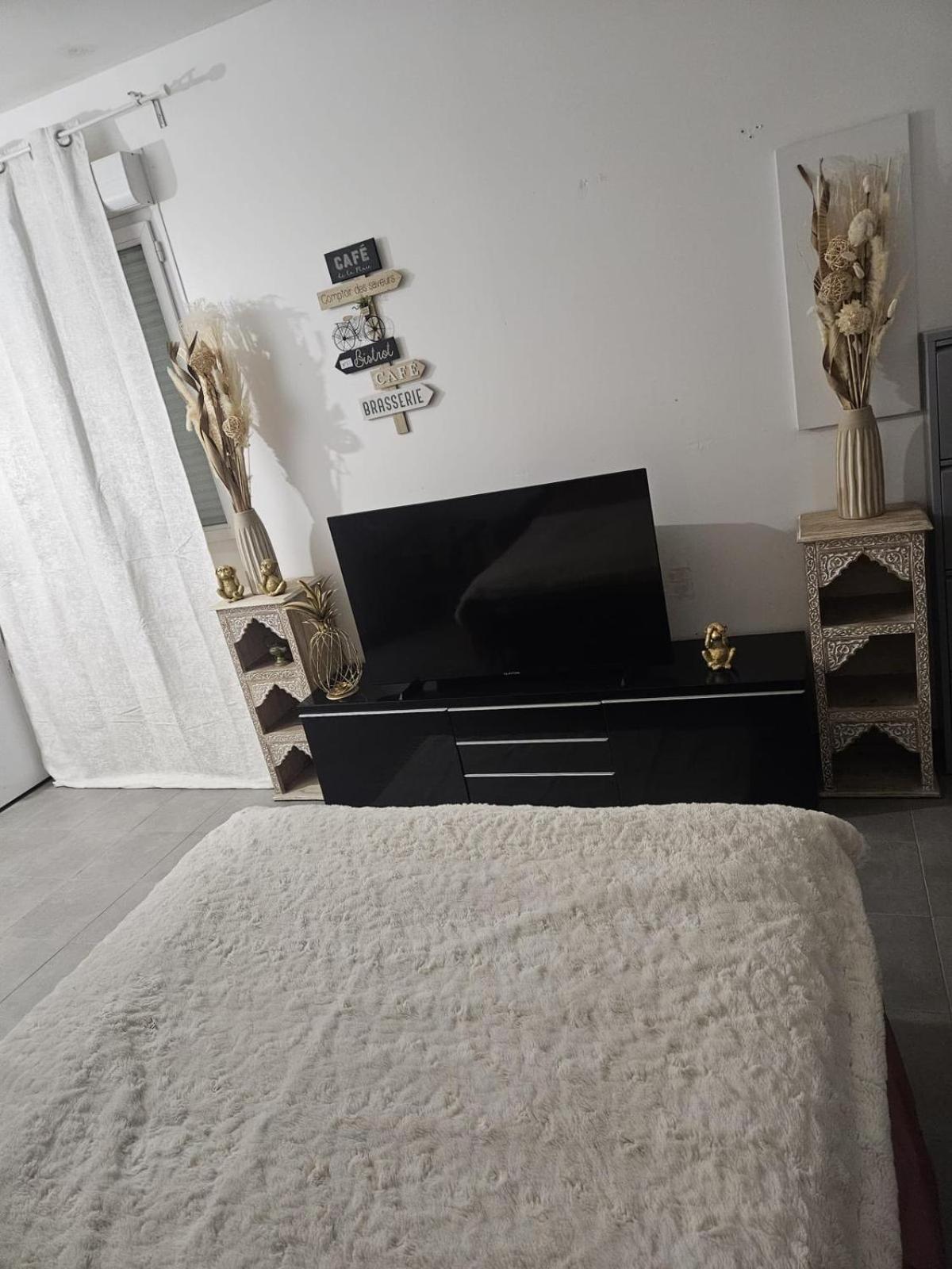 Studio A 2 Arret De Paris 피에르피트 쉬르 센 외부 사진